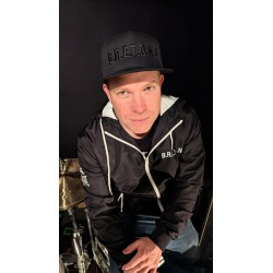 Casquette snapback brodée